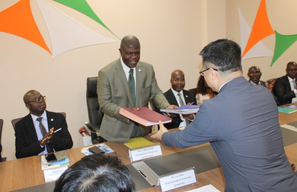 Accord-cadre de coopération entre l’Université Polytechnique de San Pedro et l’Université de HAINAN (Chine)