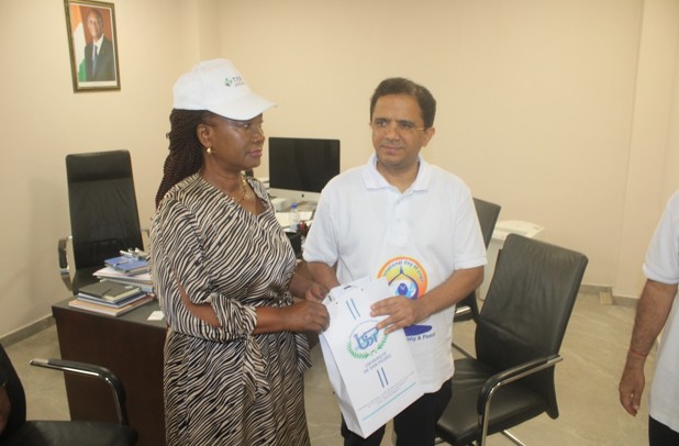 L’Ambassade de l’Inde célèbre la Journée Mondiale du Yoga à l’Université Polytechnique de San Pedro, en partenariat avec le TIPSP et l’UPSP