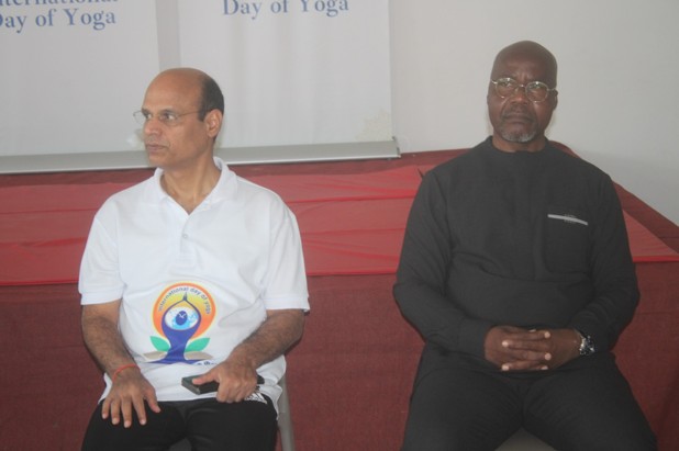 L’Ambassade de l’Inde célèbre la Journée Mondiale du Yoga à l’Université Polytechnique de San Pedro, en partenariat avec le TIPSP et l’UPSP
