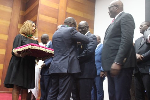 Le Président de l’USP, le Professeur Méké MÉÏTÉ, élevé à la dignité de Commandeur dans l’ordre de l’éducation nationale de CI