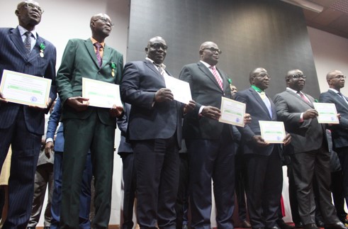 Le Président de l’USP, le Professeur Méké MÉÏTÉ, élevé à la dignité de Commandeur dans l’ordre de l’éducation nationale de CI